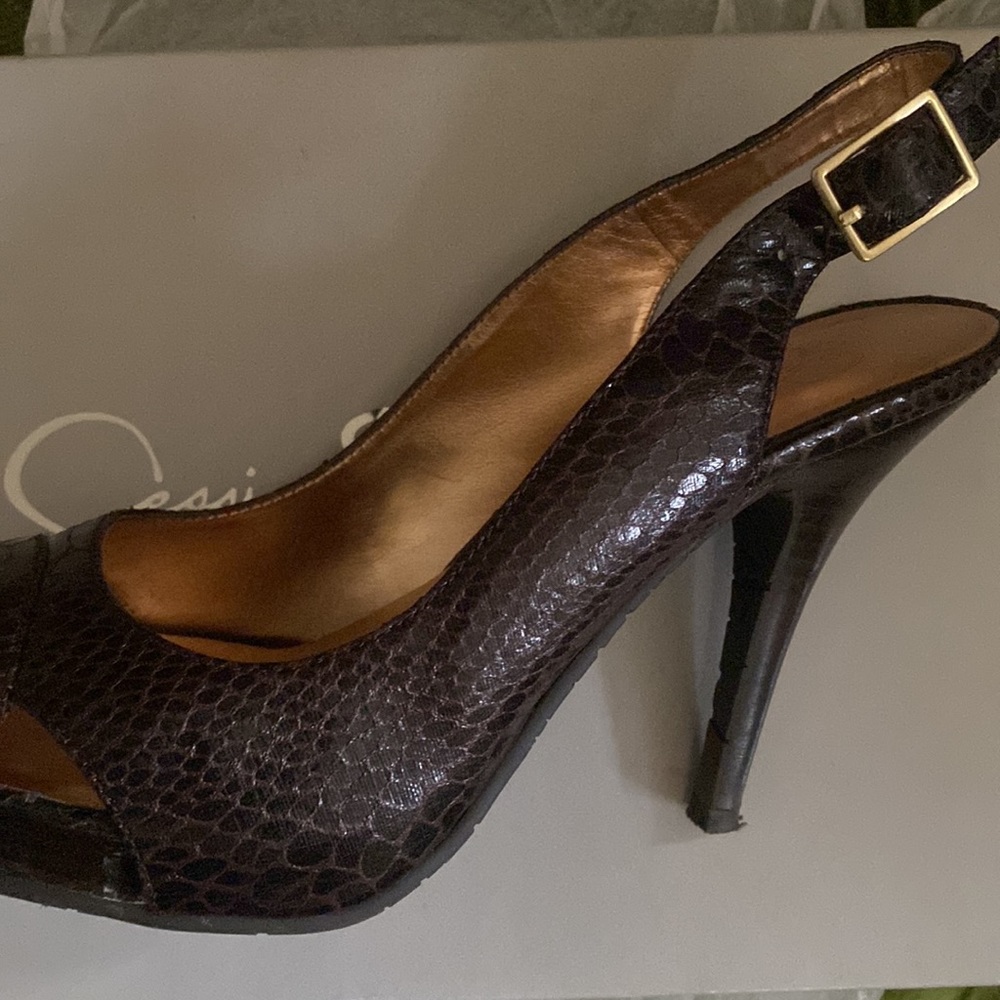 Sling Back - Picture 2 of 5
